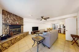 Khunu-Wasi White Mountain Hideaway