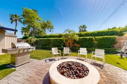 Sunny Dunes Oasis - 32012
