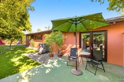 Oliver's Oasis - 2446