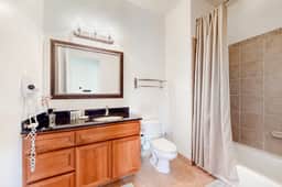 Sunny Days Retreat-260042