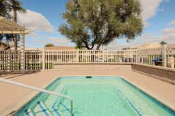 Palm Desert Resorter 16-18