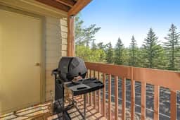 Charming Walnut Hills Condo