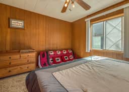 Bear's Den