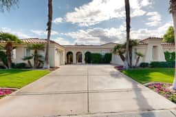 Luxury Desert Oasis