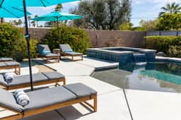 Splash & Sip House