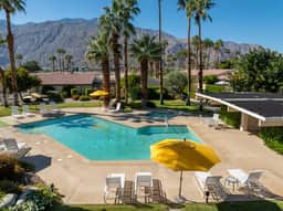 Dos Gals Desert Digs - Image 2