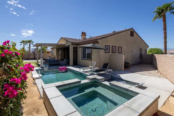Lago Vista Retreat - Image 1