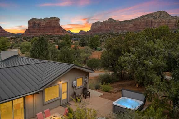Red Rock Retreat - Image 1