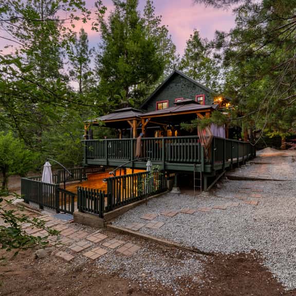 Peaceful Cabin - Image 1