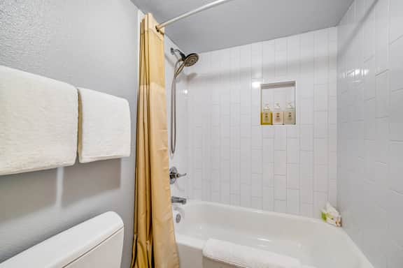 Maya Condos 333B