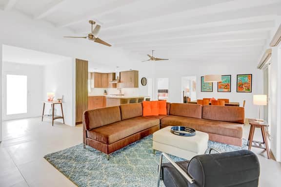 Palm Springs Modern Home - 3972