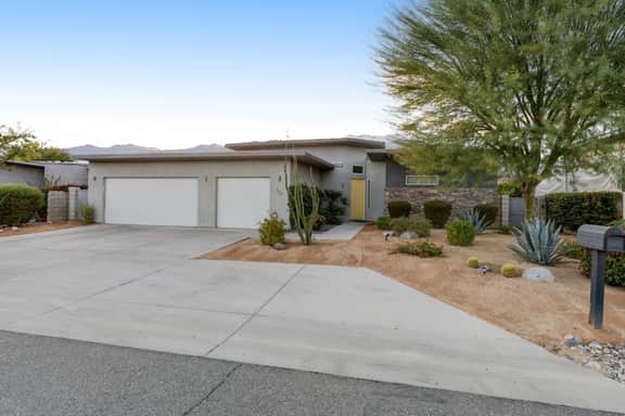 Modern Distinction in South Palm Springs - 3922