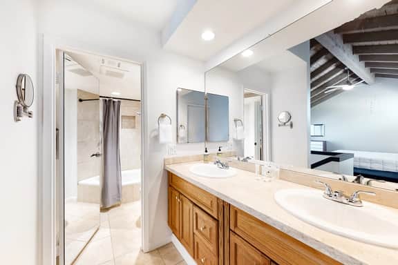 Poolside Getaway - 4610