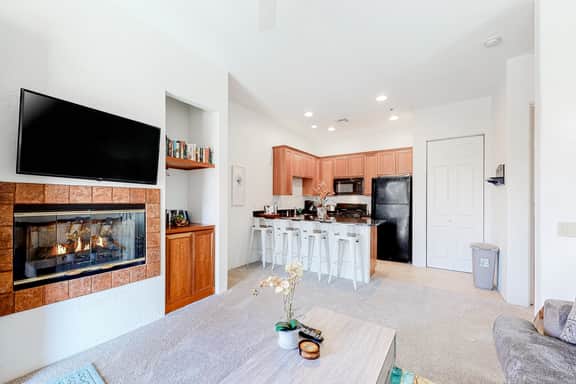 Sunny Days Retreat-260042