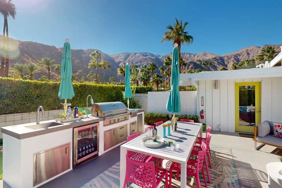Mid-Century Alexander Stunner in Vista Las Palmas - 3800