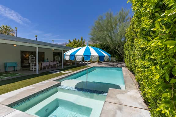 The Modernist Retreat
