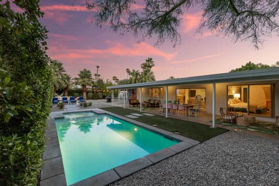 The Modernist Retreat