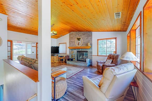 Creekside Cabin