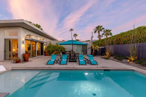 Flamingo Oasis - Image 2
