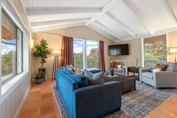 Red Rock Retreat - Image 4