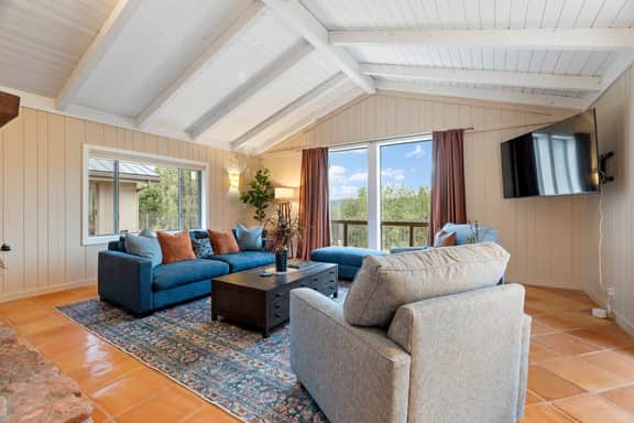 Red Rock Retreat - Image 5