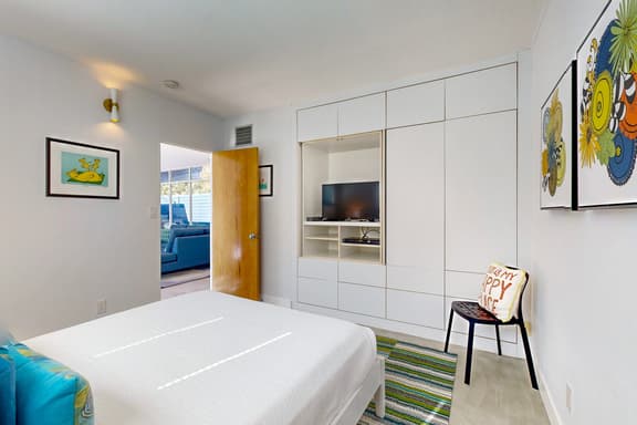 The Aluminum House - 2227