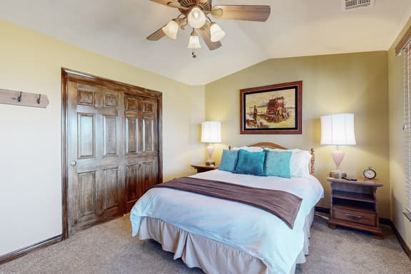 Wine Country Guest House - Vineyard & Mountain Views