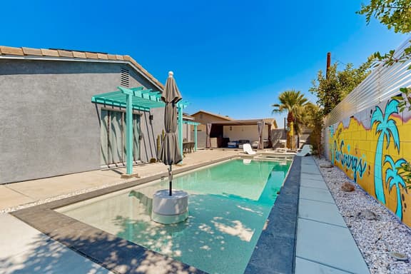 R&R Desert Oasis  - 68546