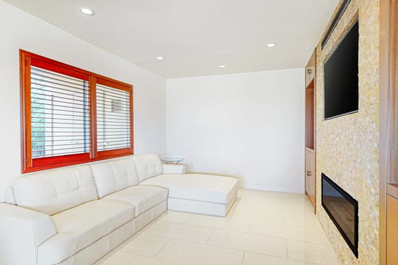Panoramic Southridge Views Condo