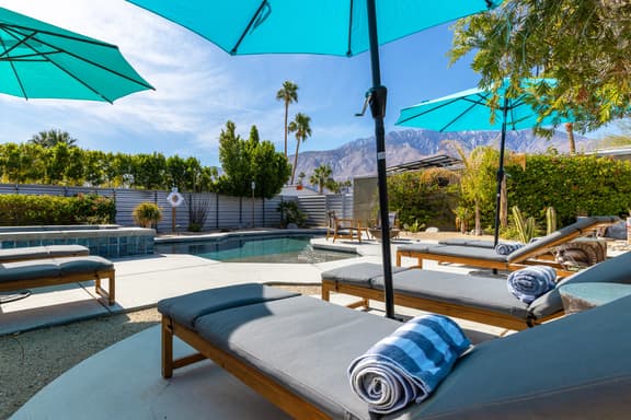 Splash & Sip House