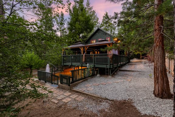 Peaceful Cabin - Image 1